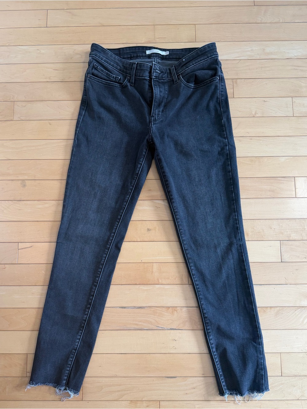 Levi's 711 Skinny Jeans Women's 28 Black High Rise Raw Hem Stretch Denim